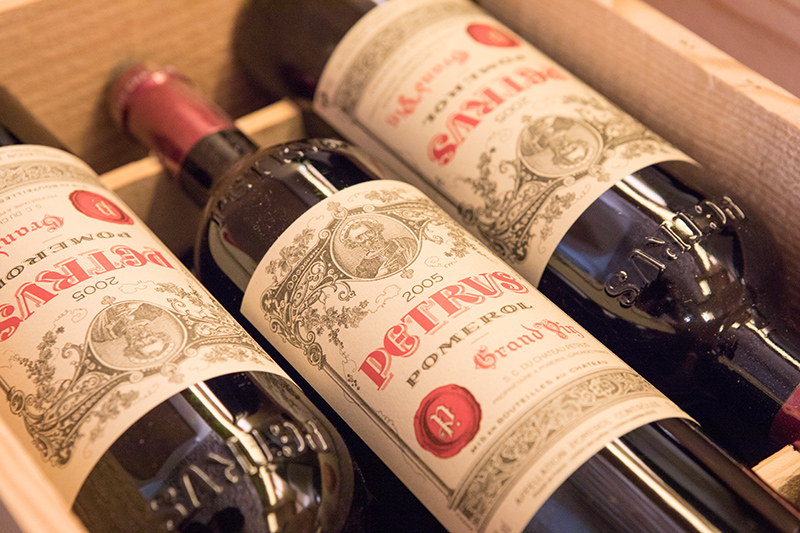 caisse-bois-vins-petrus-primeurs