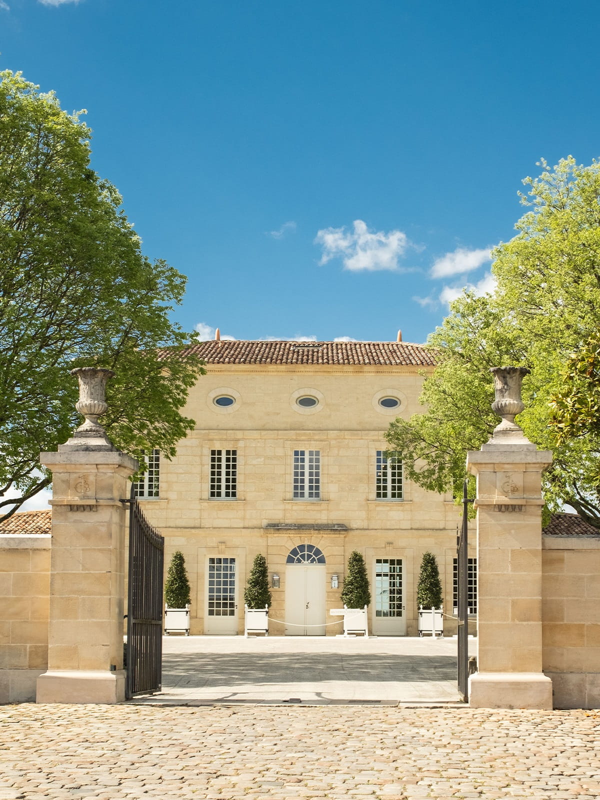 L'entrée de La Cave du Château à Pessac